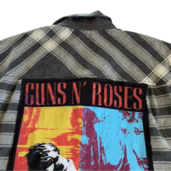 Via Penny Lane Reworked Apparel | Guns N’ Roses Custom Upcycled Gray Flannel - Picture 4 of 10